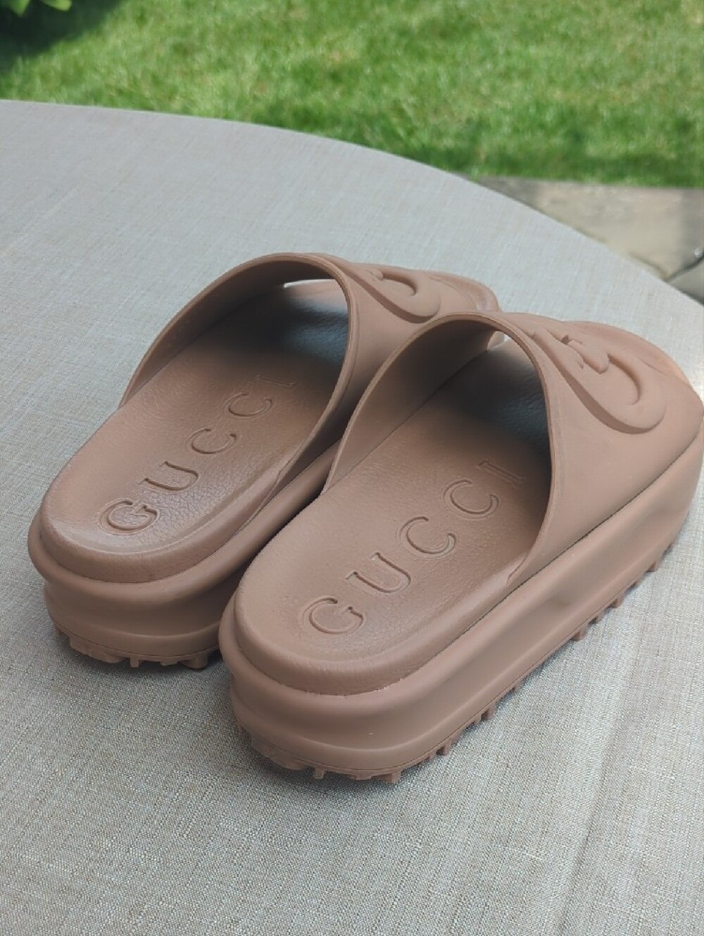 Gucci Tan Rubber Platform Slides - Picture 2 of 4